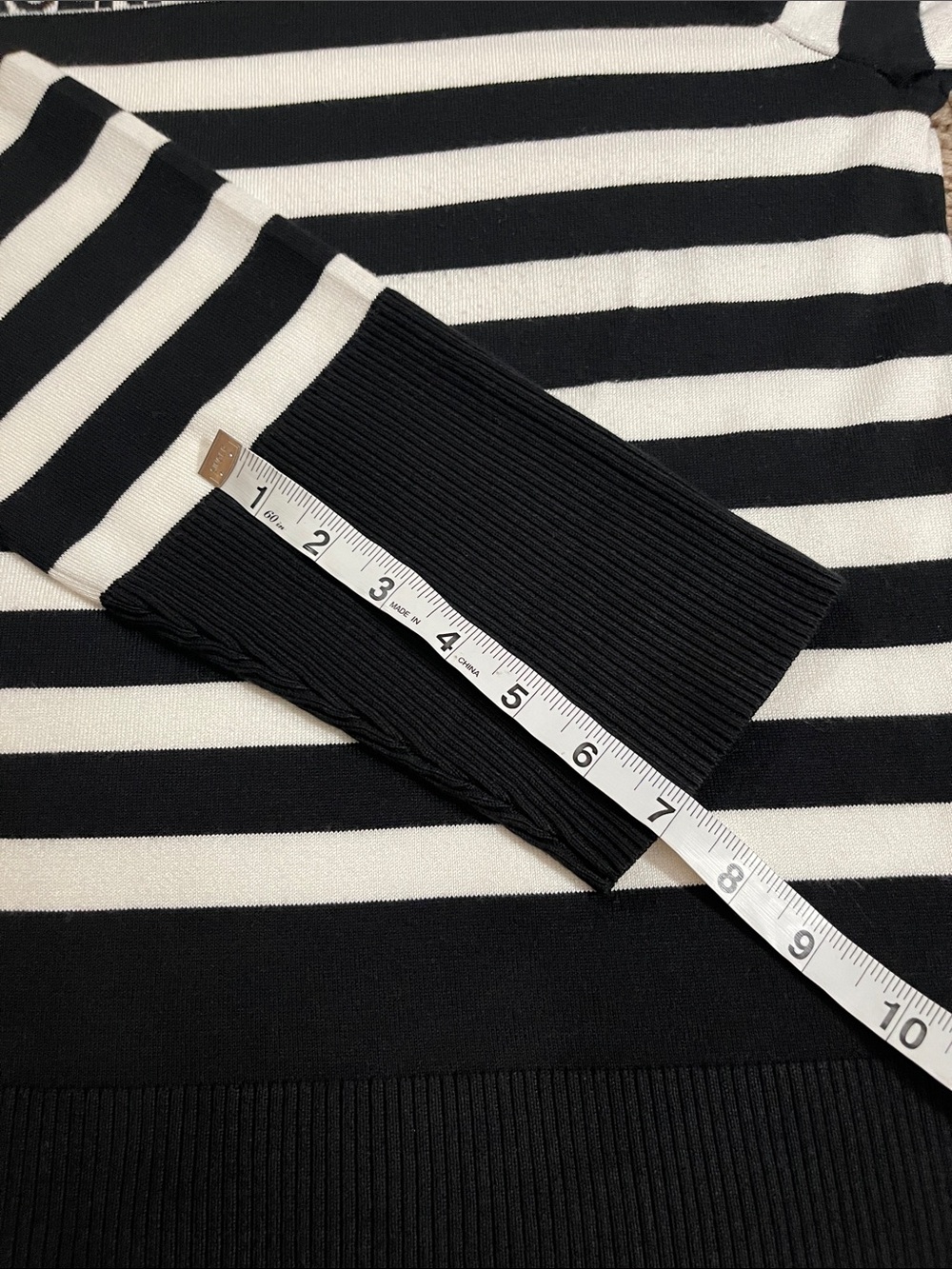 KARL LAGERFELD B/W Striped Sweater Sz. L - Picture 13 of 16